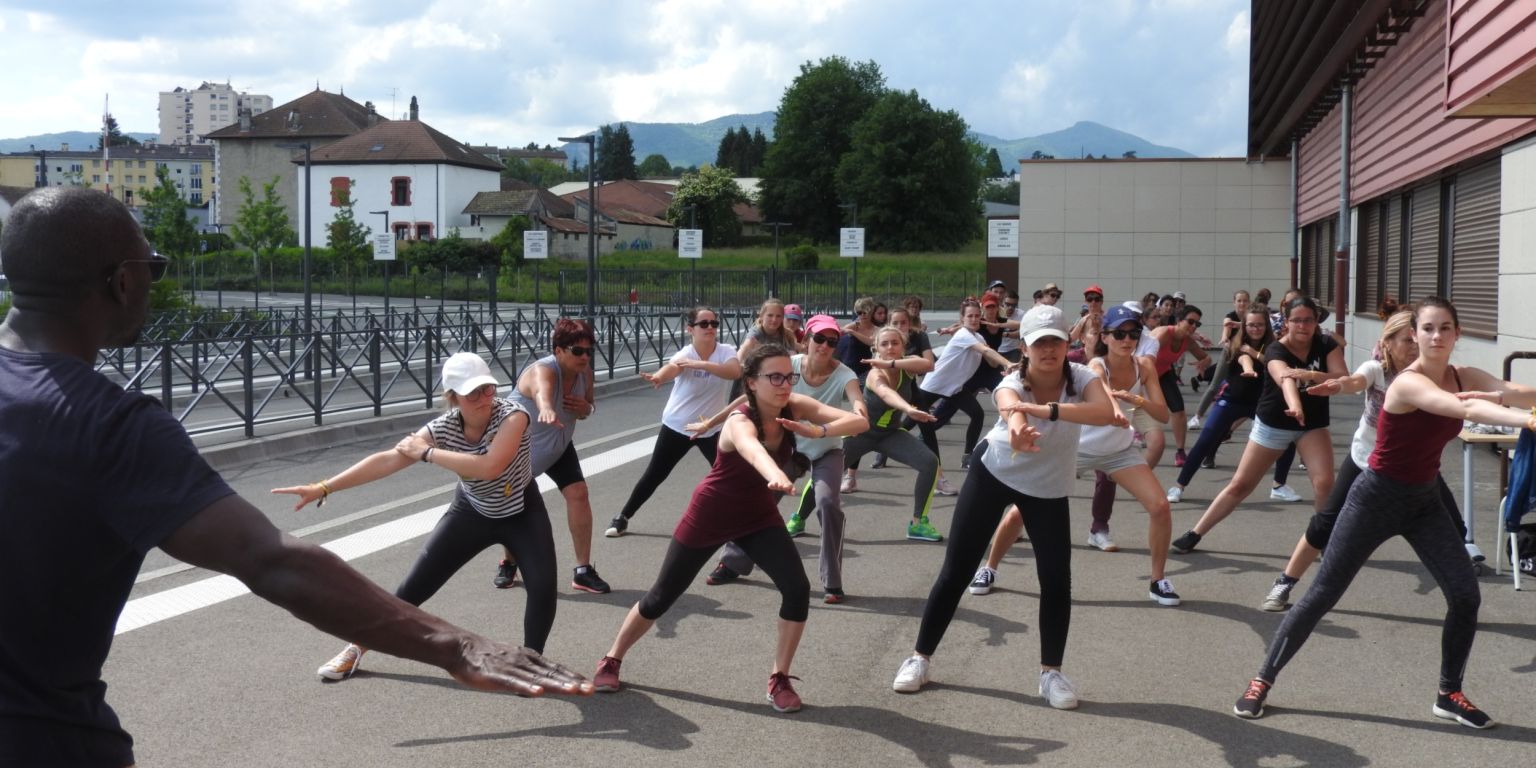 Djamm métaphorik : défilé de la Biennale de la danse 2018 par la CC Bugeysud